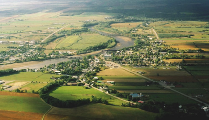 Figure 27: Trois-Rivières, Quebec. - This photograph shows the St. Lawrence River valley in the area of the city of Trois-Rivières in Quebec.
